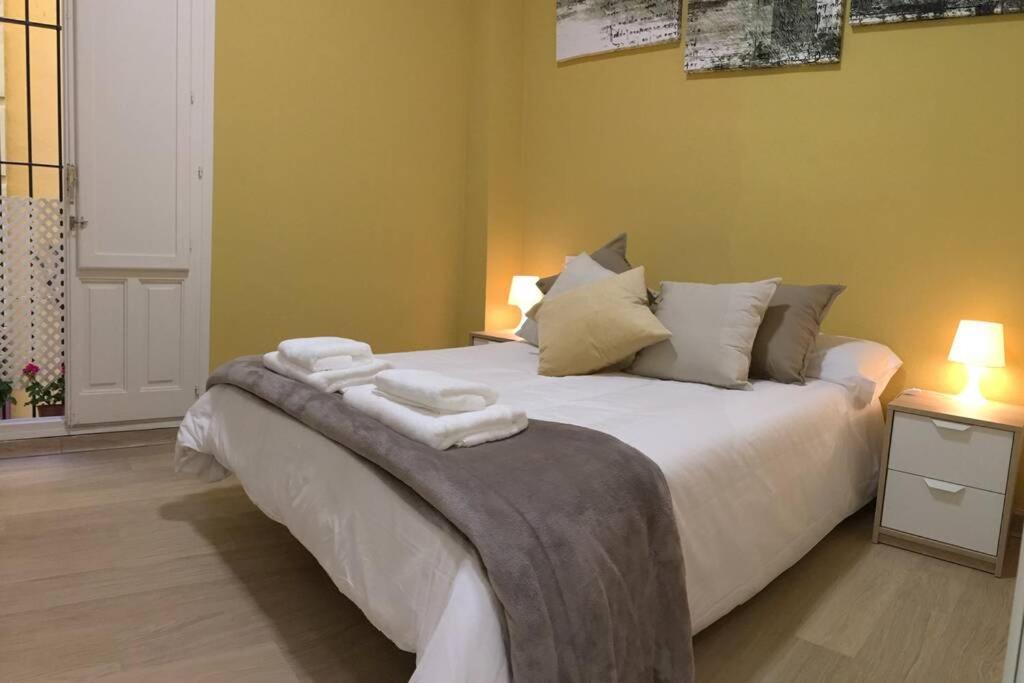 Cozy And Well Located Apartment In The Center Of Sevilla Buitenkant foto