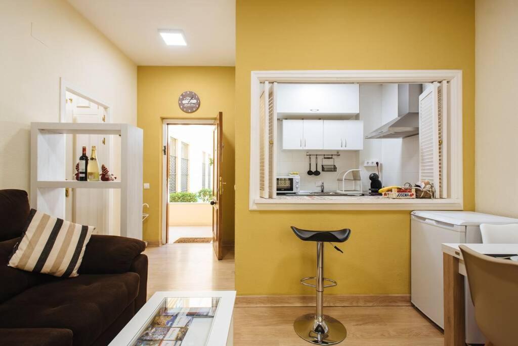 Cozy And Well Located Apartment In The Center Of Sevilla Buitenkant foto